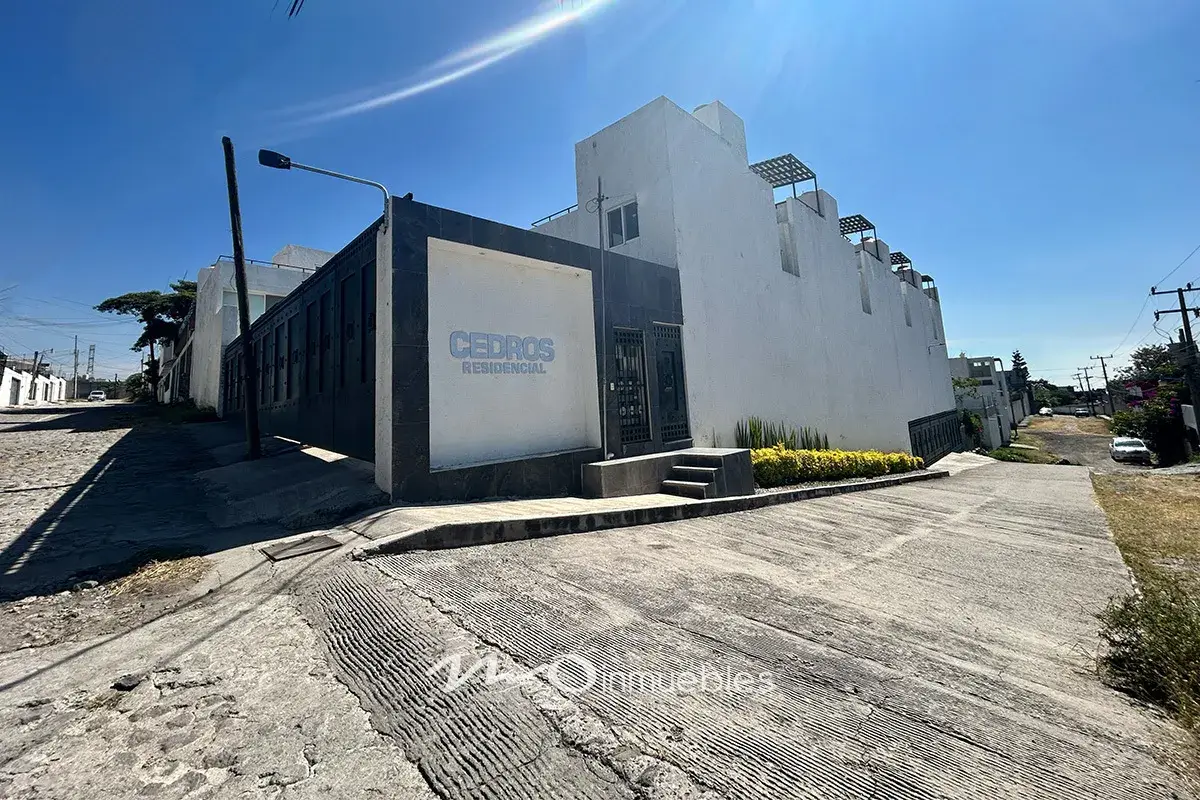 Casa residencial en venta en Emiliano Zapata, Morelos - Conjunto Habitacional Cedros Residencial, 80 metros cuadrados de terreno, 120 metros cuadrados de construcción, 3 recámaras, 2.5 baños, 1 estacionamiento, precio $2,500,000 MXN